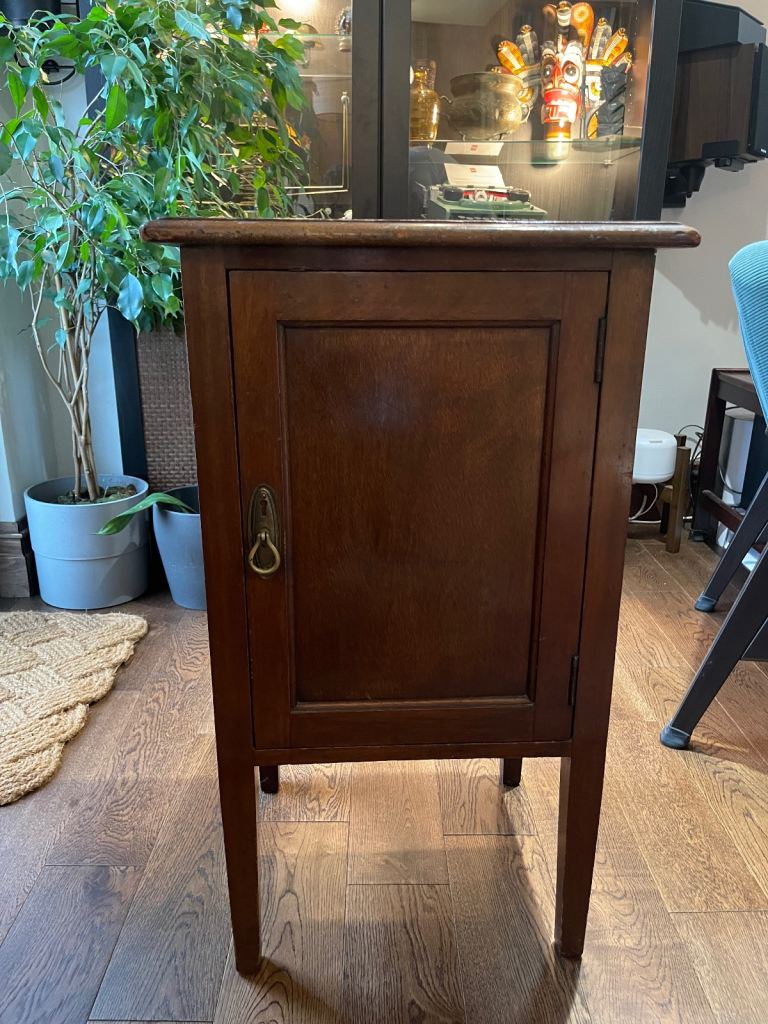 Edwardian Pair Of Mahogany Bedside Tables