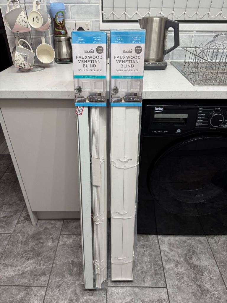 Fauxwood blinds 105cm wide 160cm drop