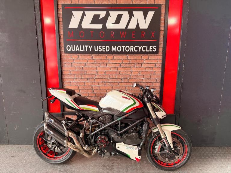 2009 Ducati Streetfighter 1100 TRICOLORE LOW MILES LOTS OF EXTRAS