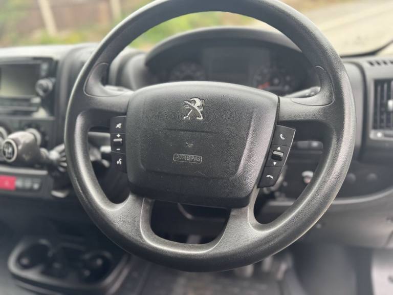 2020 Peugeot Boxer 2.0 BlueHDi 335 Built for Business Professional Crew Van 5dr Diesel Manual  PA...