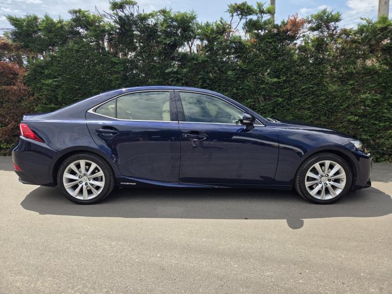 LEXUS IS 2.5 300h Executive Edition 2014