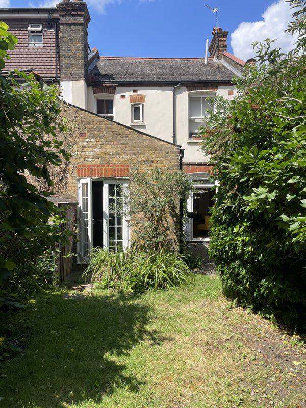 Room available for short term let in Brixton