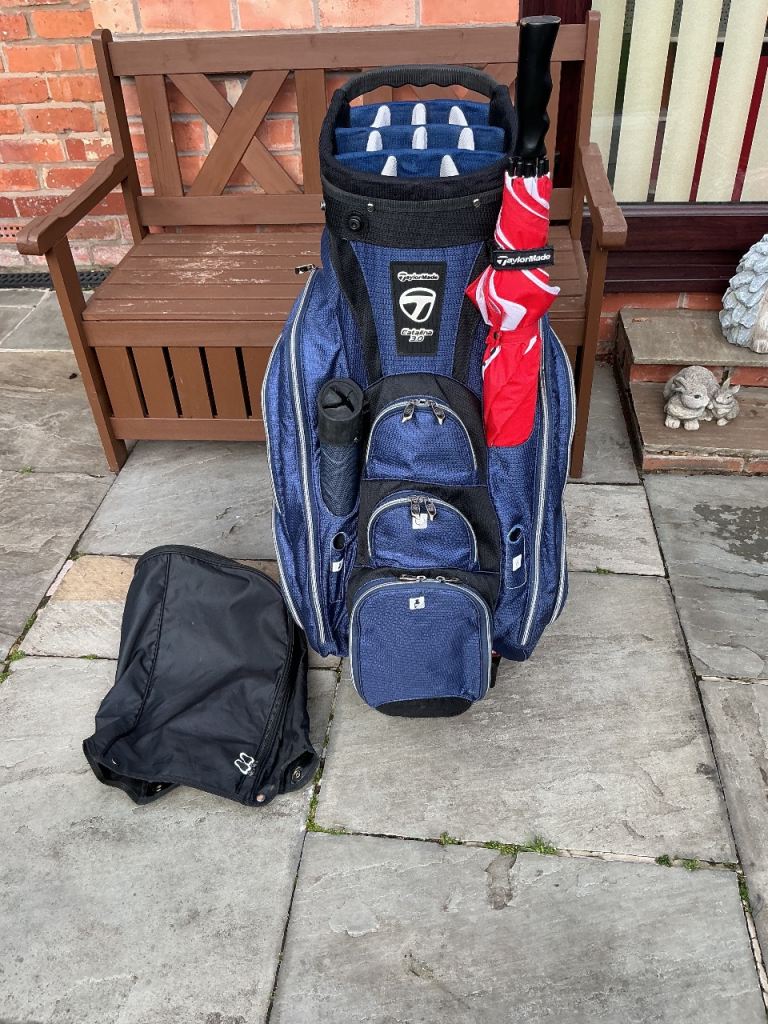 Taylormade ‘Catalina 3’ golf bag in Good, clean condition. Strap, hood and umbrella included