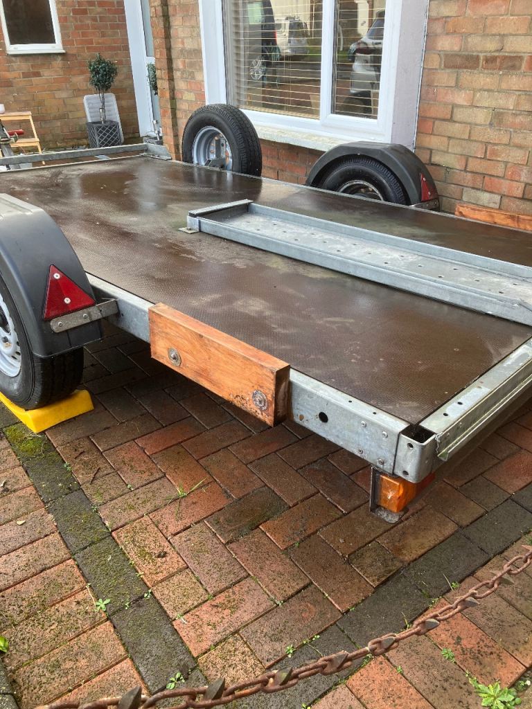 Car trailer