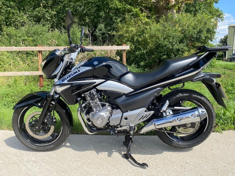 SUZUKI INAZUMA GW250 L3, 2014, 20,332 MILES, VERY CLEAN WELL LOOKED AFTER RETRO