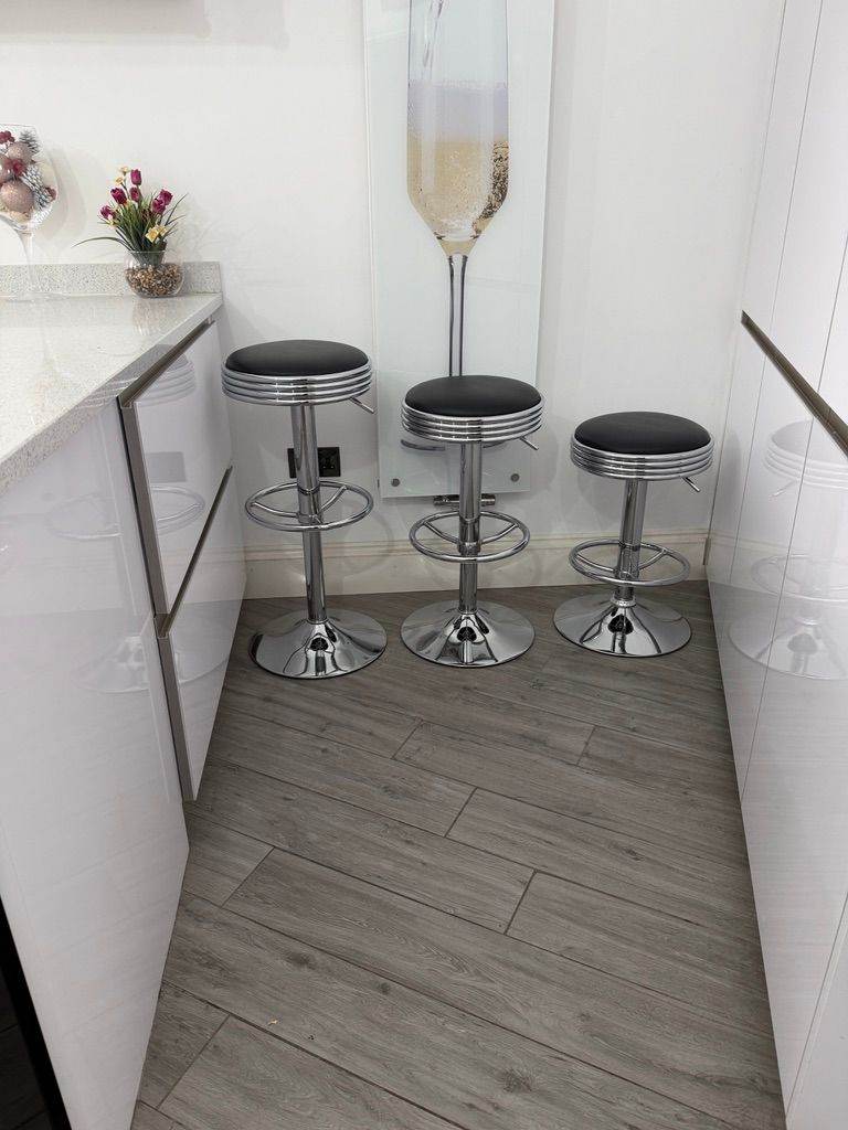 2 x Retro 1950's American Diner Style Bar Stools/American Diner-Style Bar Stools