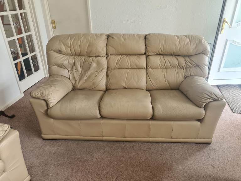 Sofa / suite free & free local delivery from Peterlee area.