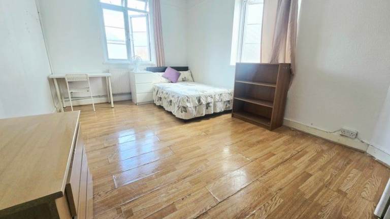 ❤️🏘️Double Room | All Saints E14 | Near All Saints DLR | Canary Wharf | Available Now❤️