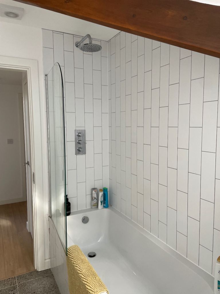 1 FURNISHED DOUBLE ROOM IN WHALLEY RANGE 2 ROOM FLAT