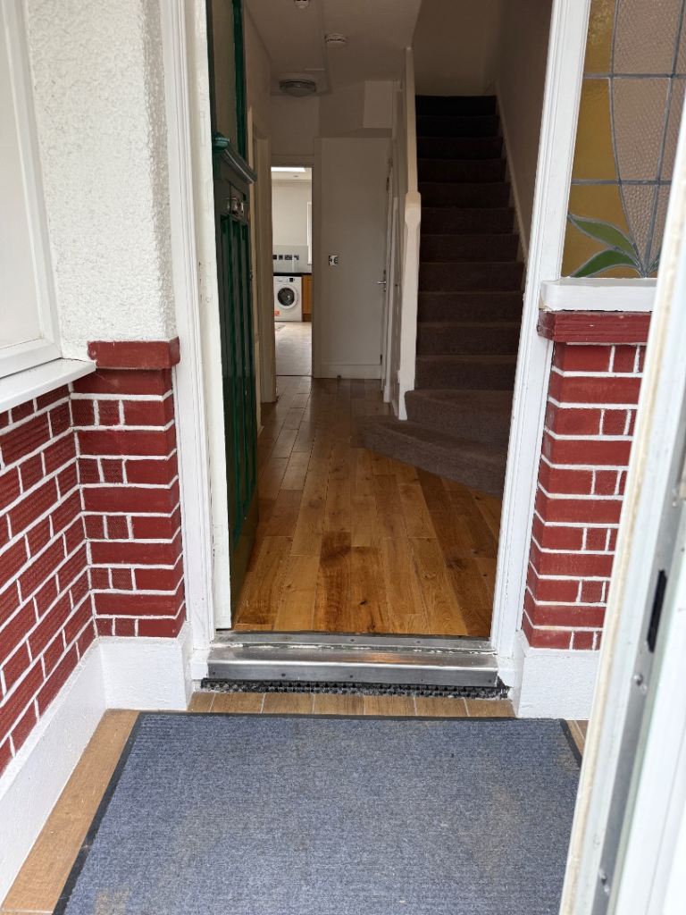 6 Bedrooms House For Rent 