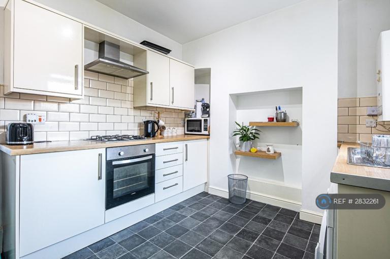 1 bedroom flat in Pomona Street, Sheffield, S11 (1 bed) (#2832261)
