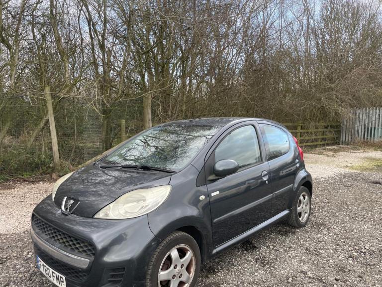 PEUGEOT 107 1.0 MILLESIM 60 REG GREY 5 DOOR 77621 MILES MOT JULY 17TH 2026 TAX £20 LOW INSURANCE 