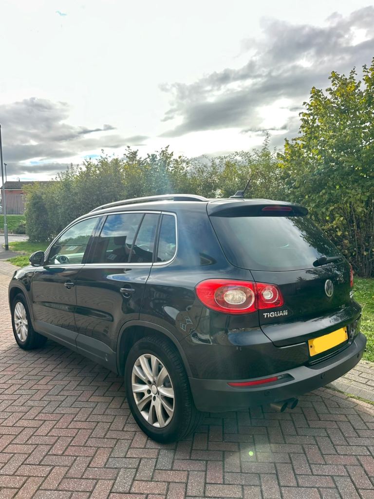 2011 VW TIGUAN 2.0 TDI 140 4MOTION (4x4) MATCH STATION-WAGON BLACK 