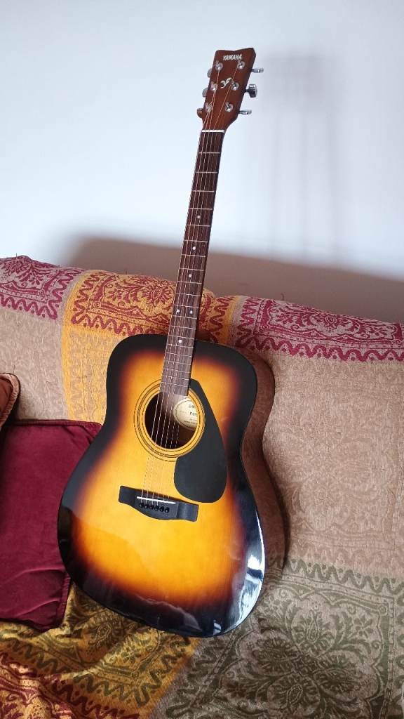 Acoustic Guitar - Yamaha F310