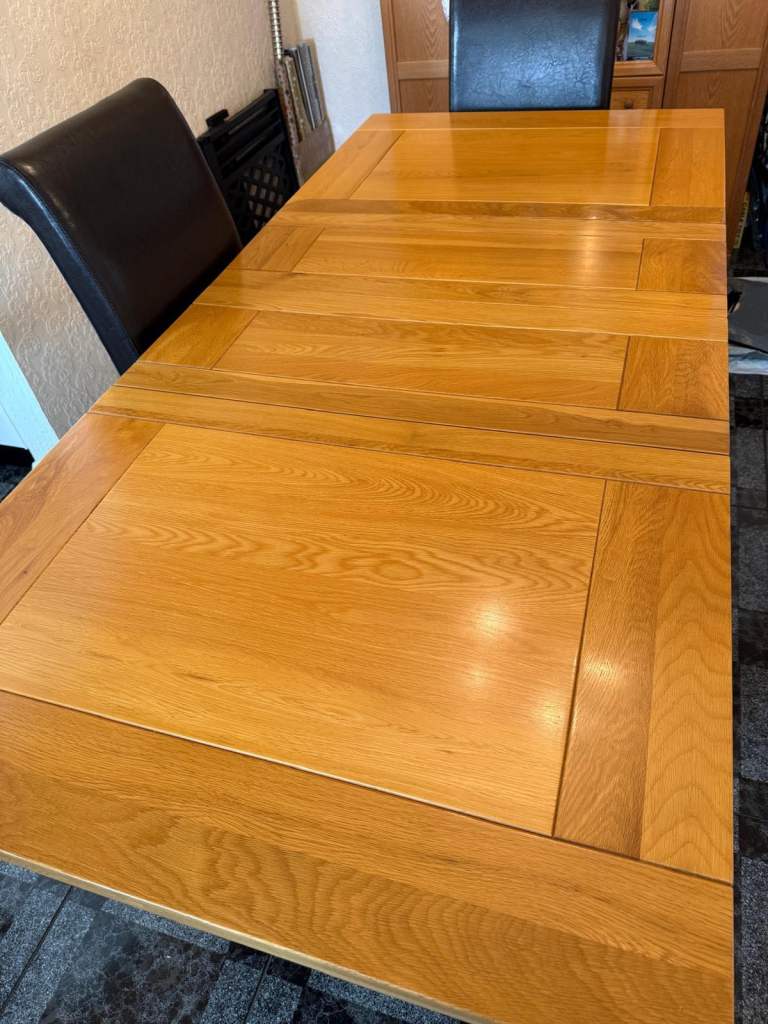 Solid Oak Extending dining table and chairs