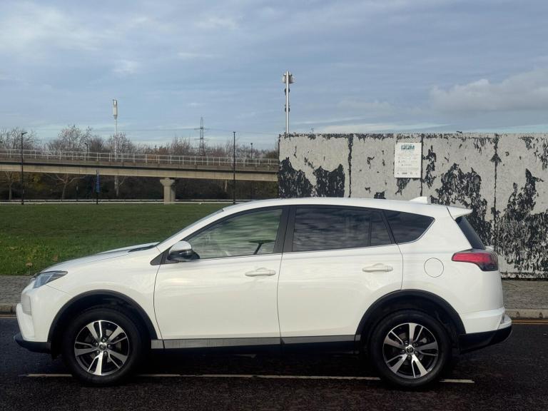 2017 Toyota RAV4 2.0 D-4D Business Edition TSS 5dr 2WD ESTATE DIESEL Manual