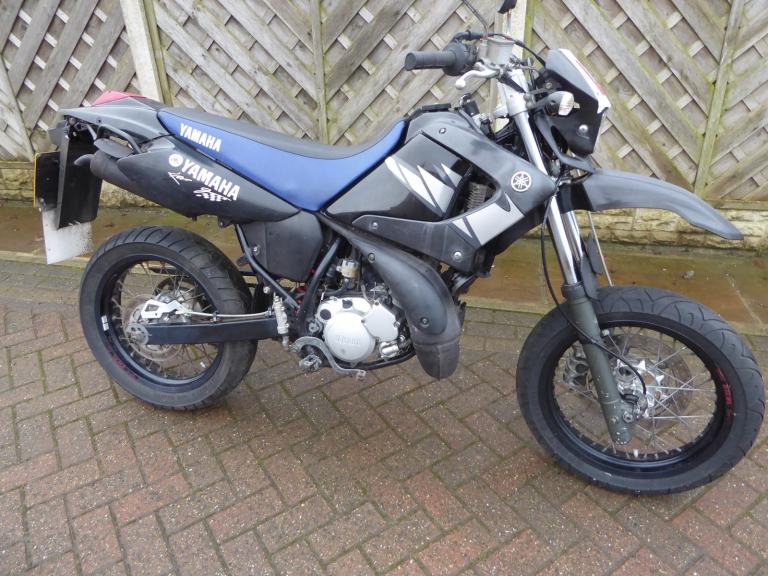 YAMAHA DT 125 SUPER MOTO 06 REG VERY LOW MILES 2 KEYS V5 BEEN STOOD 
