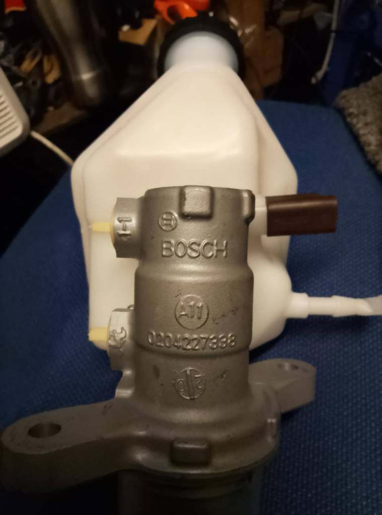 GENUINE MG6 BRAKE MASTER CYLINDER 