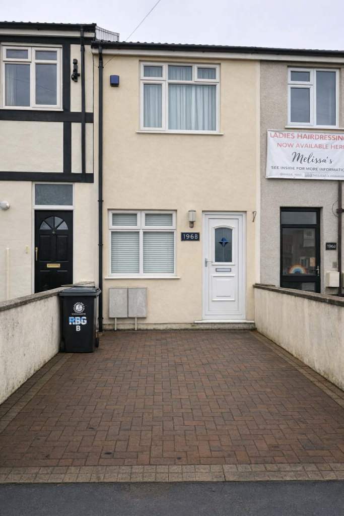 2 bedroom House to let in Brislington