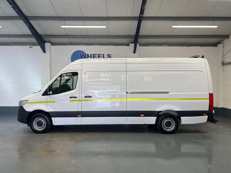 2024 Mercedes-Benz Sprinter 3.5t H2 Progressive Van PANEL VAN DIESEL Manual