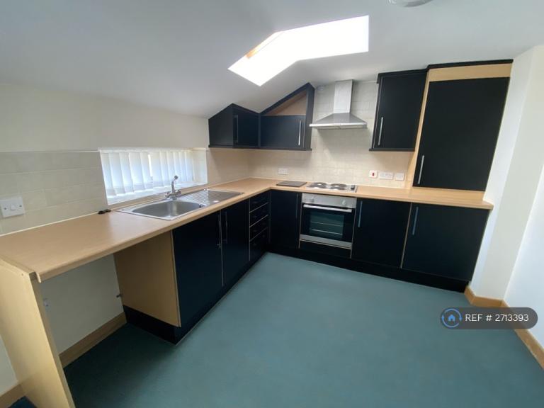 2 bedroom flat in Willow Lane, Huddersfield, HD1 (2 bed) (#2713393)