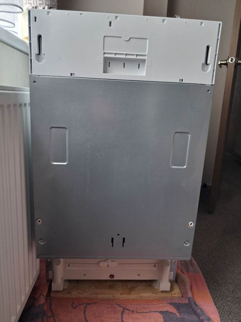Indesit slimline integrated dishwasher