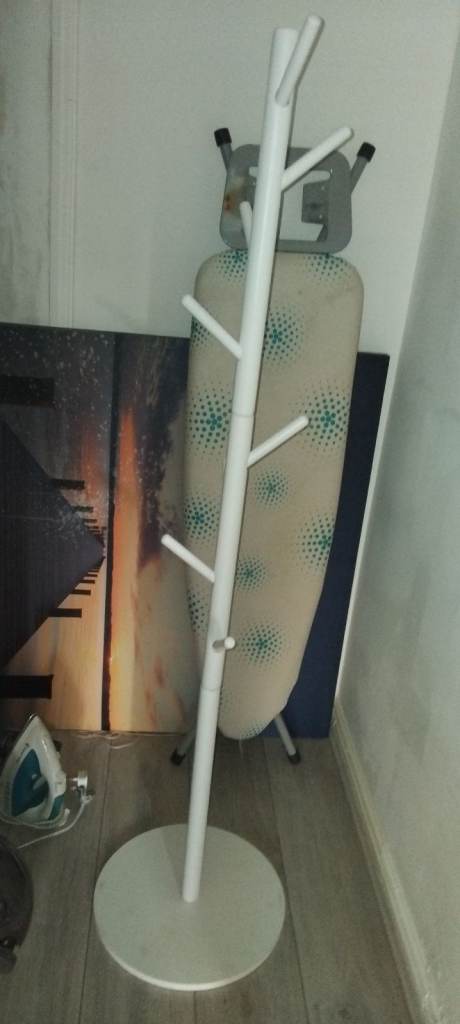 White coat stand