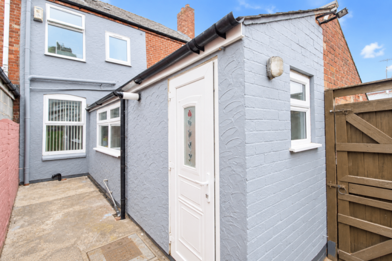  Three bedrooms plus a ready-to-go fourth bed or dream home office.