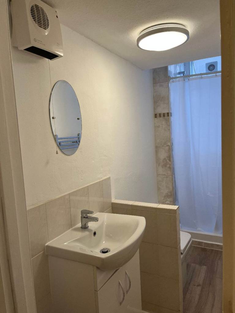 Fresh & Sunny Furnished One Bed Flat At The Shore/Leith, Edinburgh