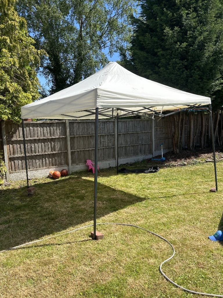 All Seasons 3x3m Pop Up Gazebo Cream | Side Walls & Wheeled Bag | Damaged but Functional