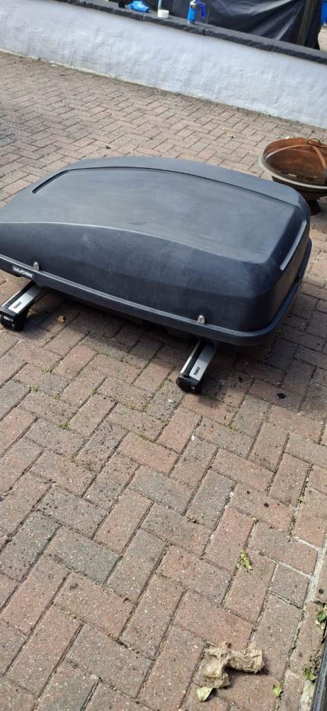320L Halfords roof box