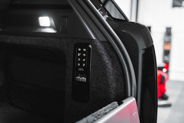 LAND ROVER RANGE ROVER 3.0 P550e 38.2kWh Autobiography 2024