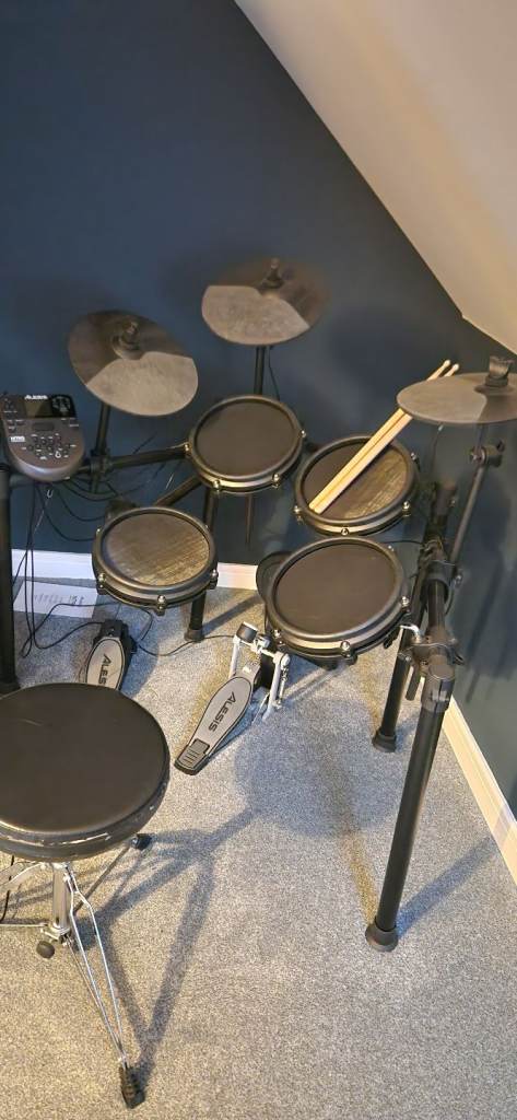 Alesis Nitro mesh electric drumkit