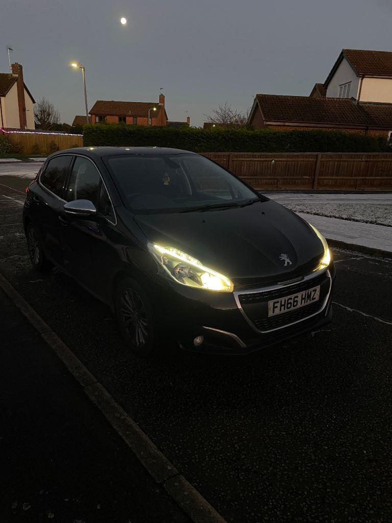 Peugeot, 208, Hatchback, 2016, Manual, 1560 (cc), 5 doors