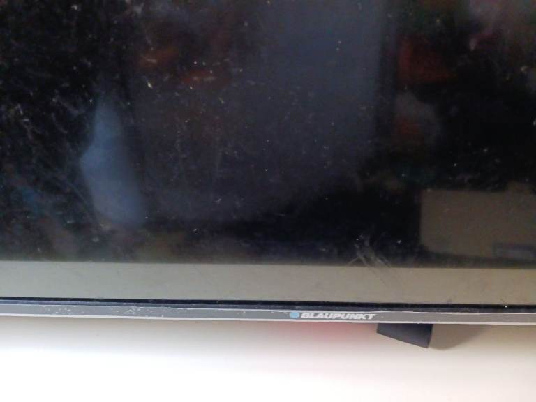 Blaupunkt TV with Screen Fault – Spares or Repair 43"