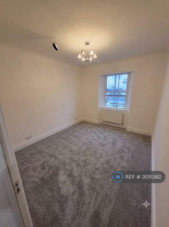 1 bedroom flat in Keyham Road, Plymouth, PL2 (1 bed) (#3051382)