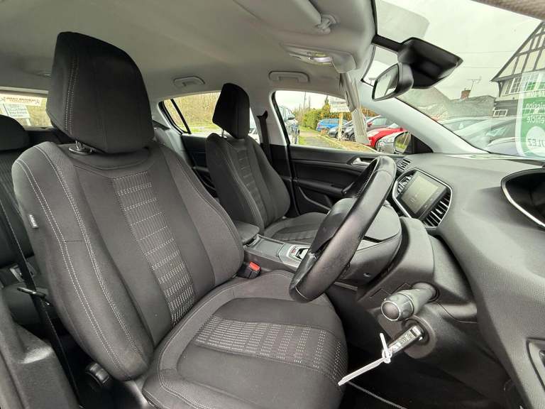 PEUGEOT 308 1.2 PureTech Allure Black Manual Petrol 2017