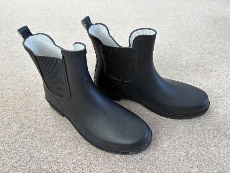 A pair of Mountain Warehouse Womens Ankle Wellies 