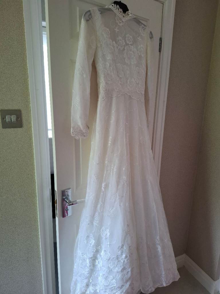  BEAUTIFUL VINTAGE ELLIS WHITE WEDDING DRESS - SIZE 10  - 1980s 