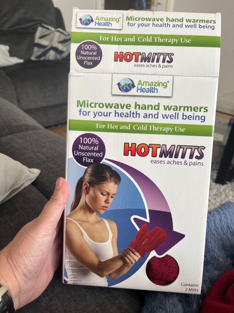 Microwaveable hand mitts