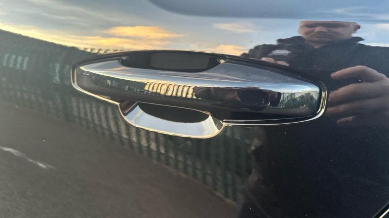  Volvo XC40 2.0 B4 MHEV Ultra Bright DCT Auto Euro 6 (s/s) 5dr Petrol/Electric Hybrid Automatic