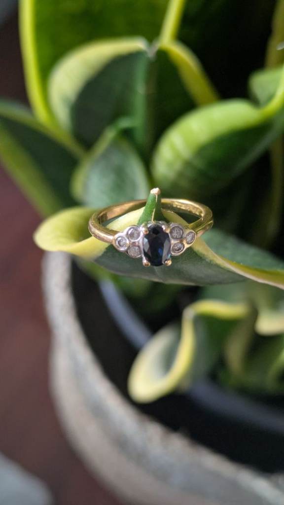 18k gold diamond and sapphire ring