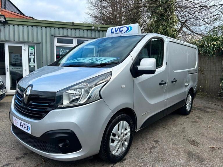 Renault Trafic SL27 SPORT NAV ENERGY DCI NO VAT FSH LOW MILES SUPERB VAN 1 OWNER