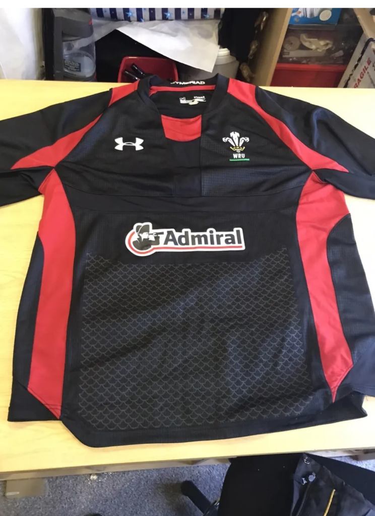 black and red wales under armour xl rubgy shirt