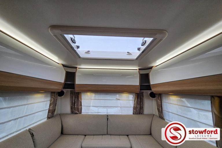 2 Berth, 2 seatbelts, Rear Lounge