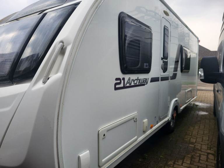 Swift 4 birth caravan