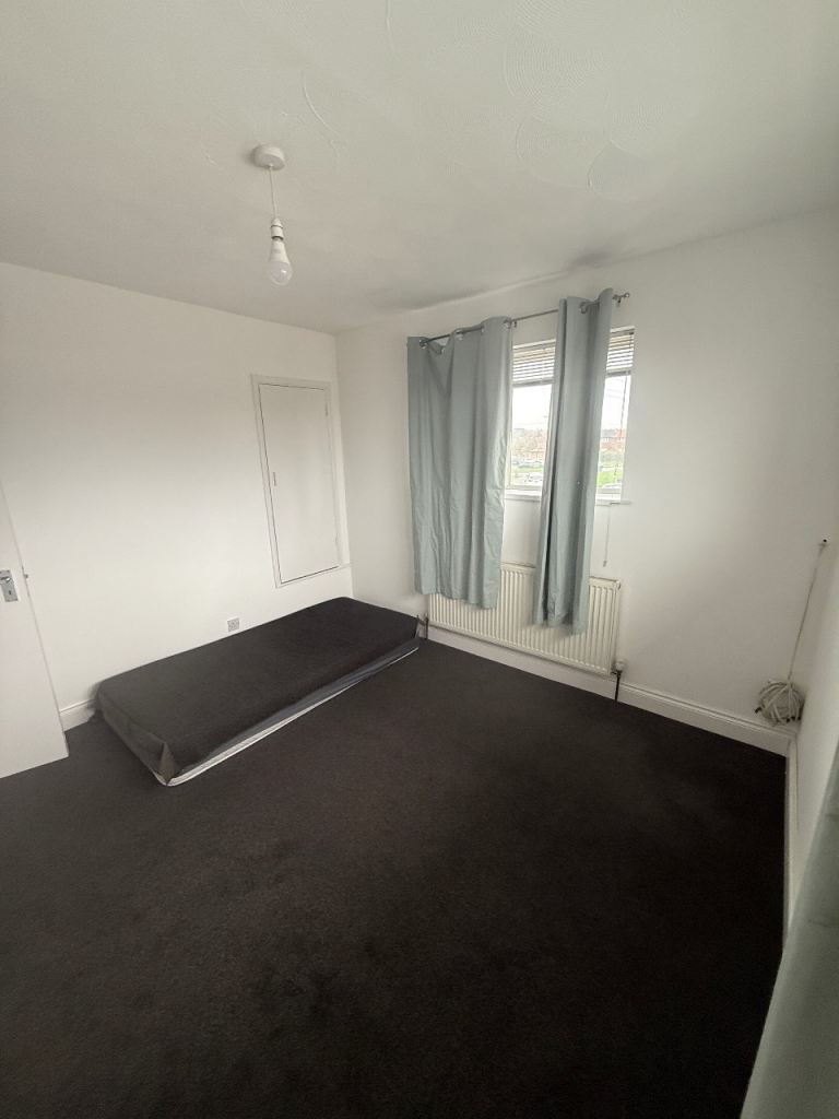 Room to Rent – for single / couples - Feltham