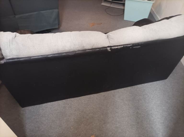 Sofa read description 