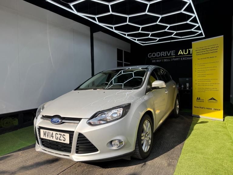 Ford Focus 1.6 Titanium Navigator Powershift Euro 5 5dr Petrol Automatic