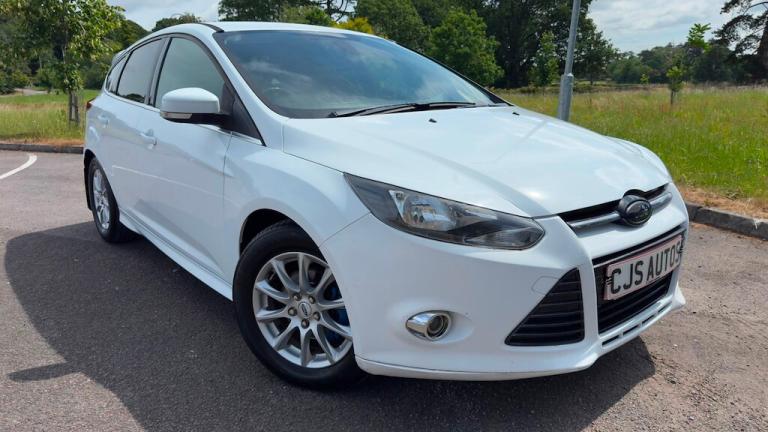 2014 Ford Focus TITANIUM NAVIGATOR TDCI Hatchback Diesel Manual